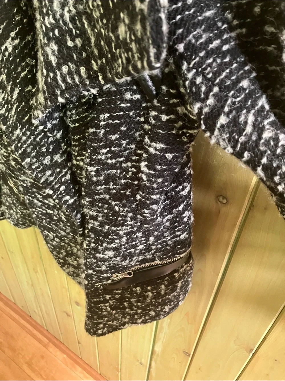 Katherine Barclay Woman’s Sz S Black& White Boucle Knit  Jacket One-snap closure